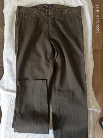 Pantalon Kaki : 15 €